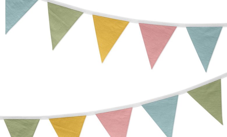 Photo of Праздничные гирлянды и флажки